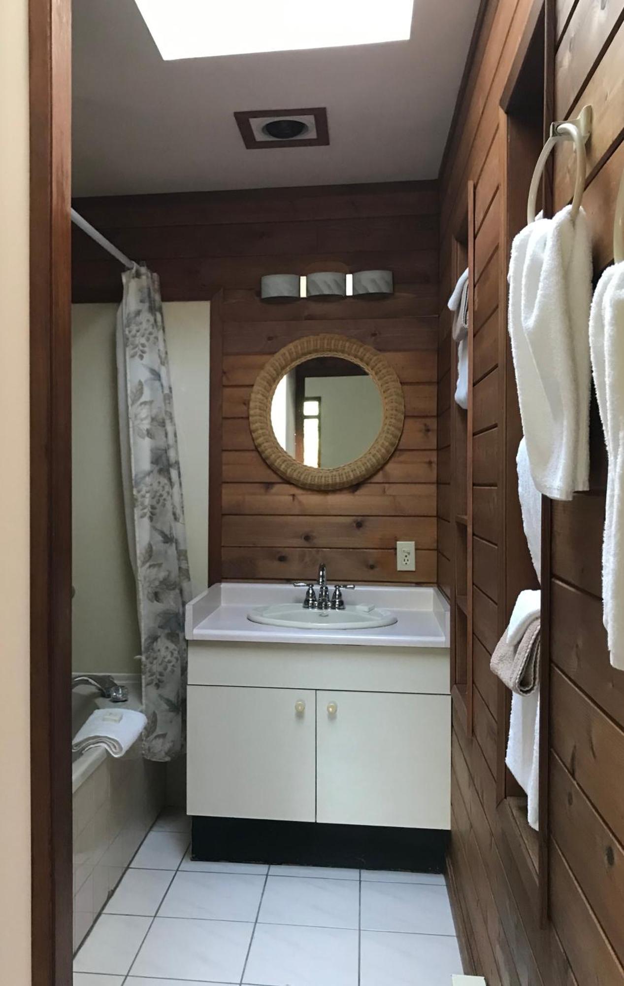 Driftwood Village Cottages Sturdies Bay Phòng bức ảnh